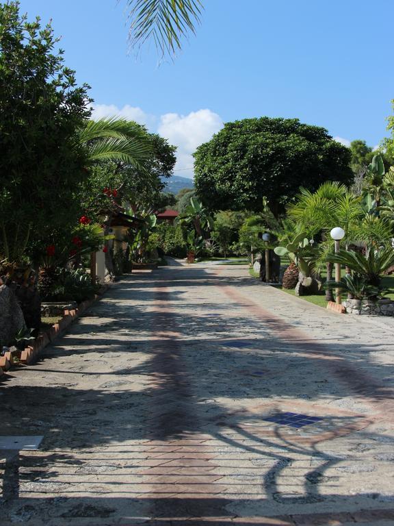 Blu Tropical Resort Zambrone Ngoại thất bức ảnh
