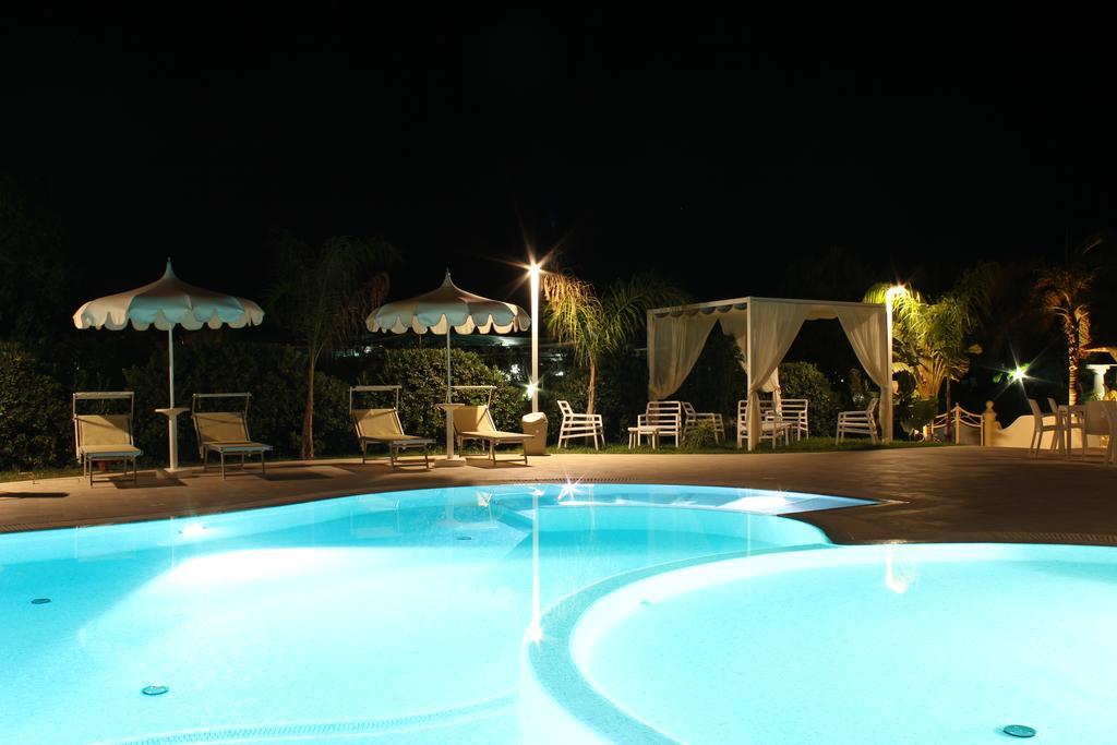 Blu Tropical Resort Zambrone Ngoại thất bức ảnh